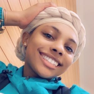 Meet your Posher, Avia